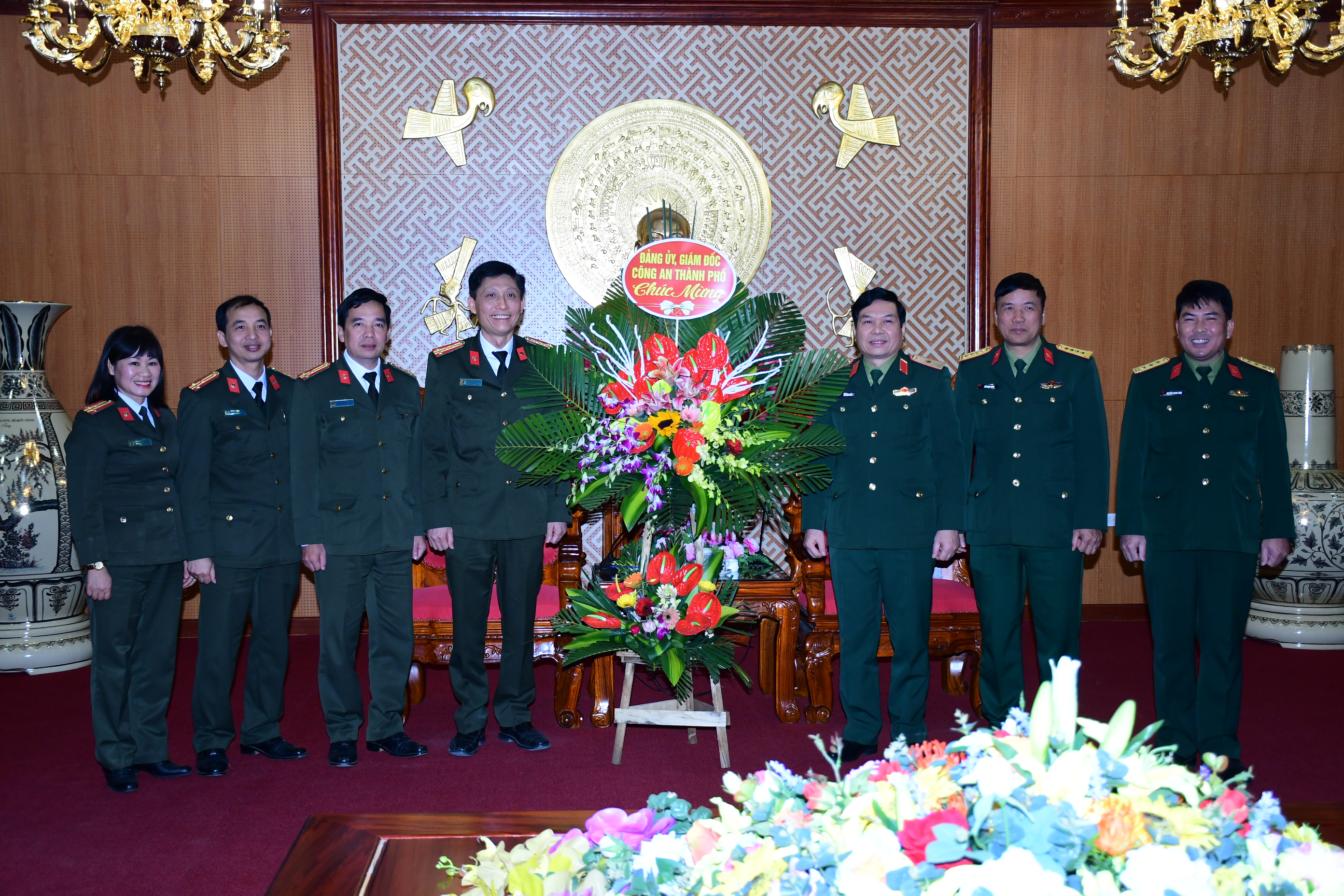 Chúc mừng nhân kỷ niệm 76 năm  Ngày thành lập Quân đội nhân dân Việt Nam (22/12)